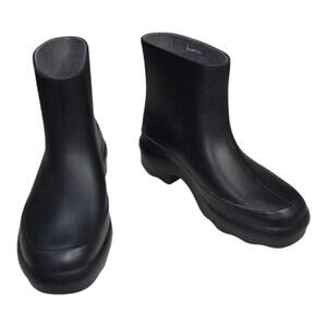 VINCE‎ Nia Rainboots Stylish Black Lug Sole Women's Waterproof Boots Size 6 New